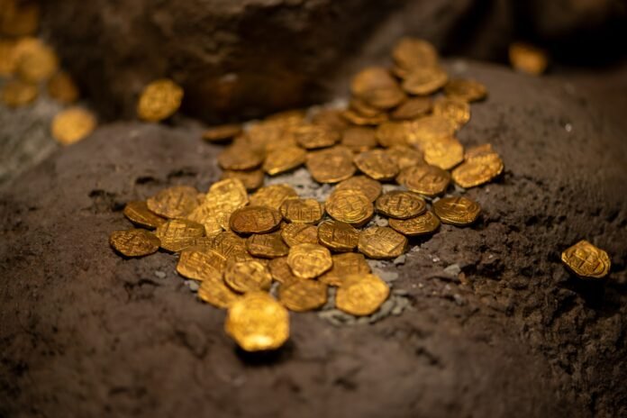 Shipwreck Coins, Hoards, and Hidden History |