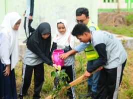 PAMA KIDE Encourages Inclusion and Sustainability Through Tree Planting with SLBN Tanah Grogot Students
